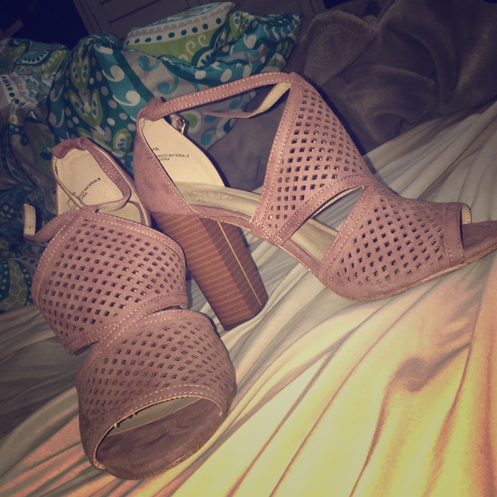 Charlette rouse heels size 8!